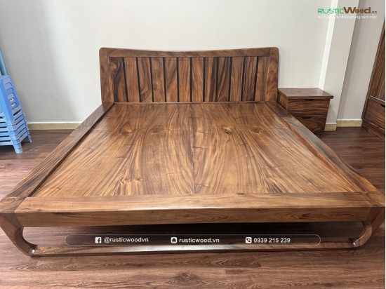 Giường Ngủ Gỗ Me Tây Nguyên Khối Chân Louis
